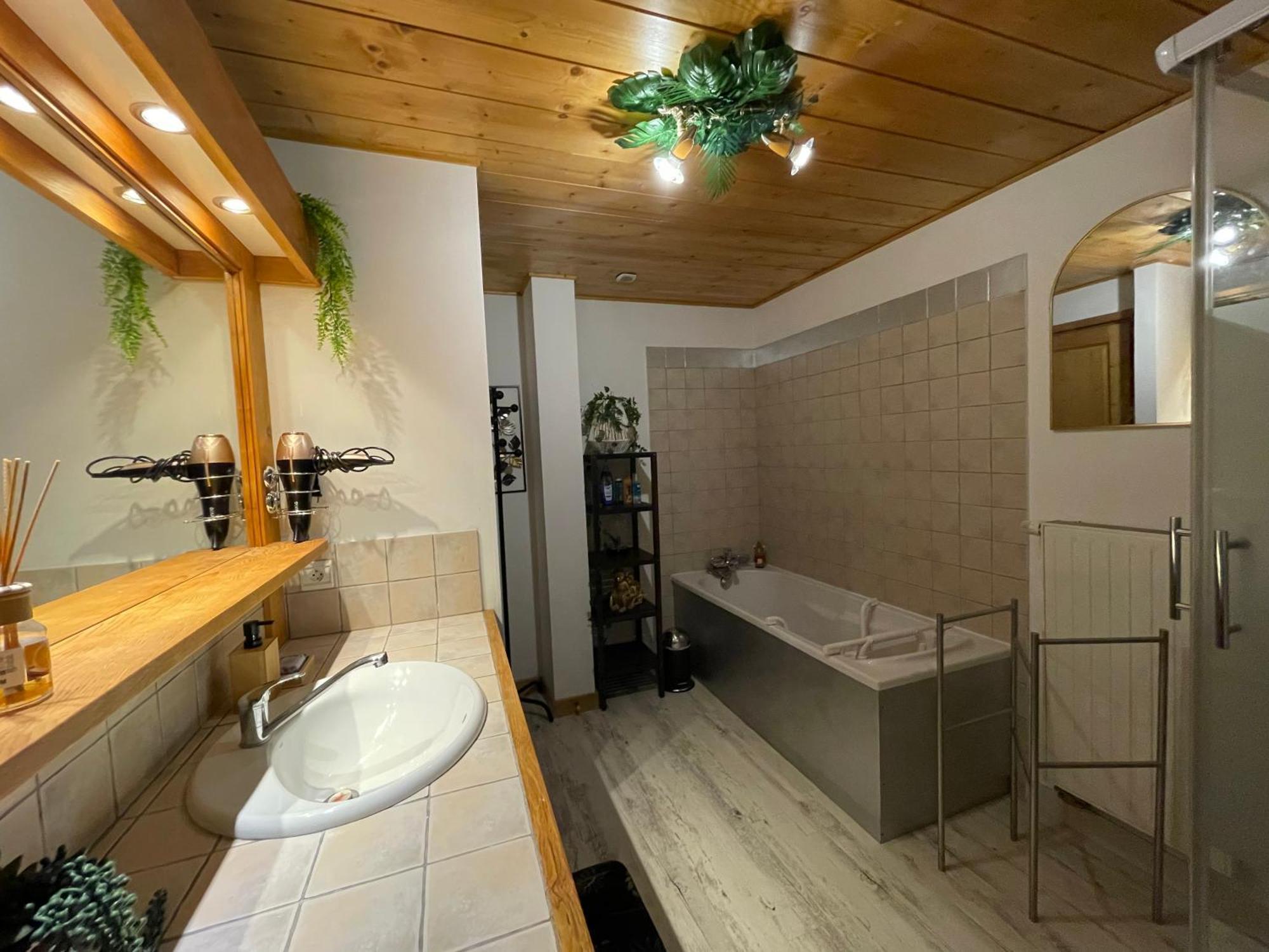 Rooftop 1 - Jacuzzi privé au pied du Monte-blanco Sallanches Esterno foto
